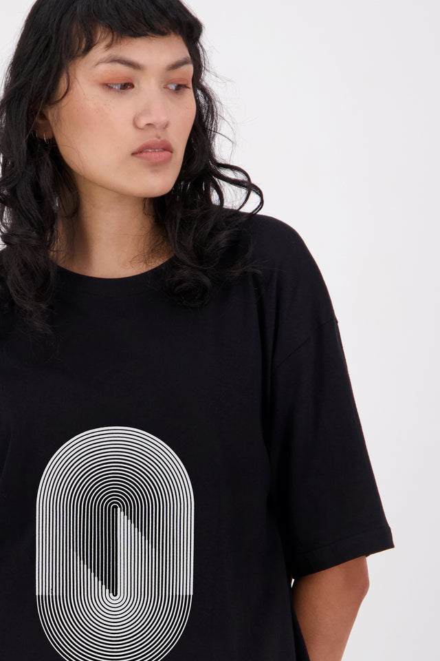 Reiji Tee (Oval) Navy